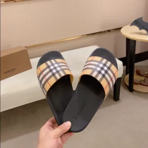 Burberry Check Slides - SB02