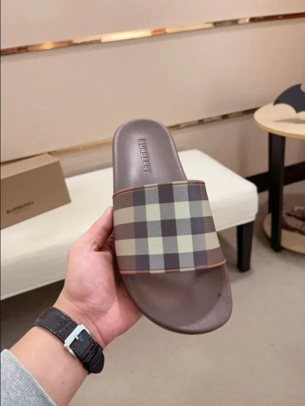 Burberry Check Slides - SB11