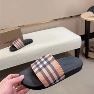 Burberry Check Slides - SB14