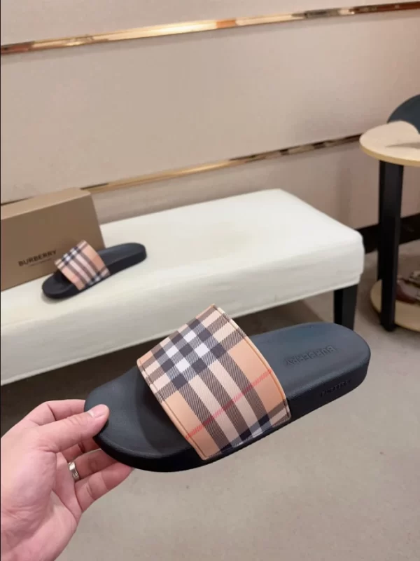 Burberry Check Slides - SB14