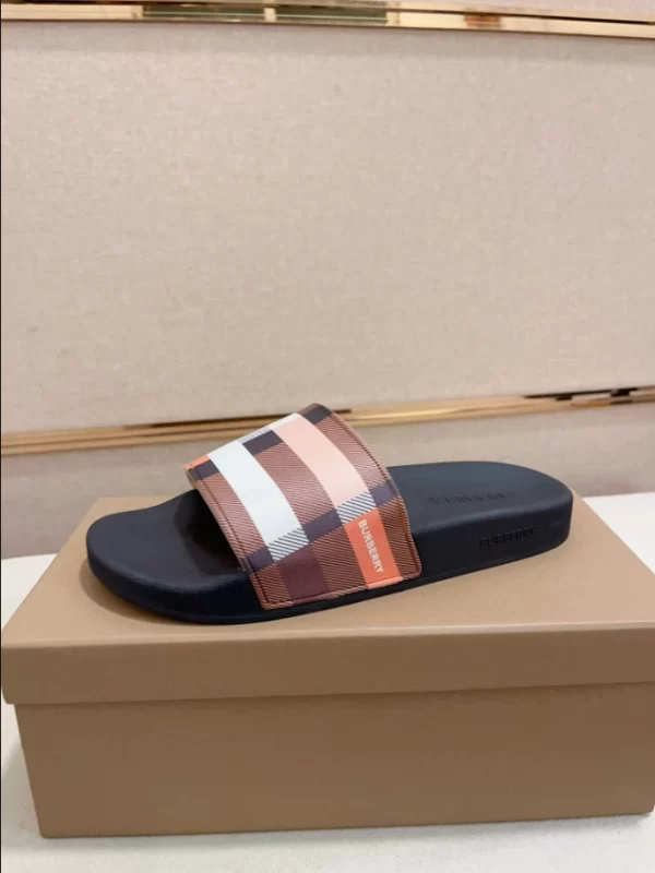 Burberry Check Slides - SB16