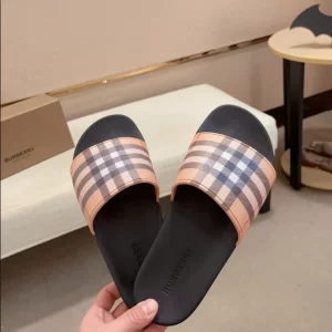 Burberry Check Slides - SB14