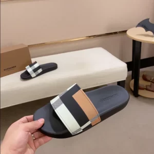 Burberry Check Slides - SB10