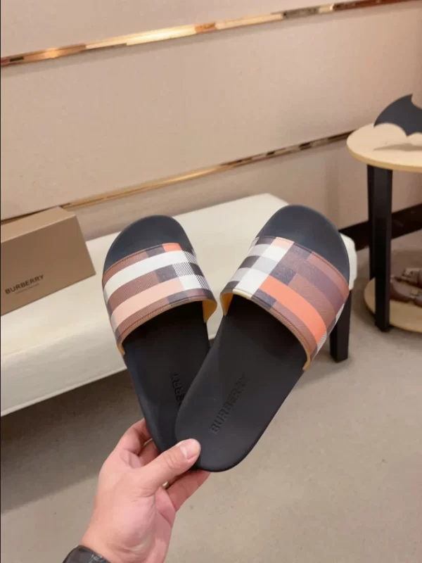 Burberry Check Slides - SB16