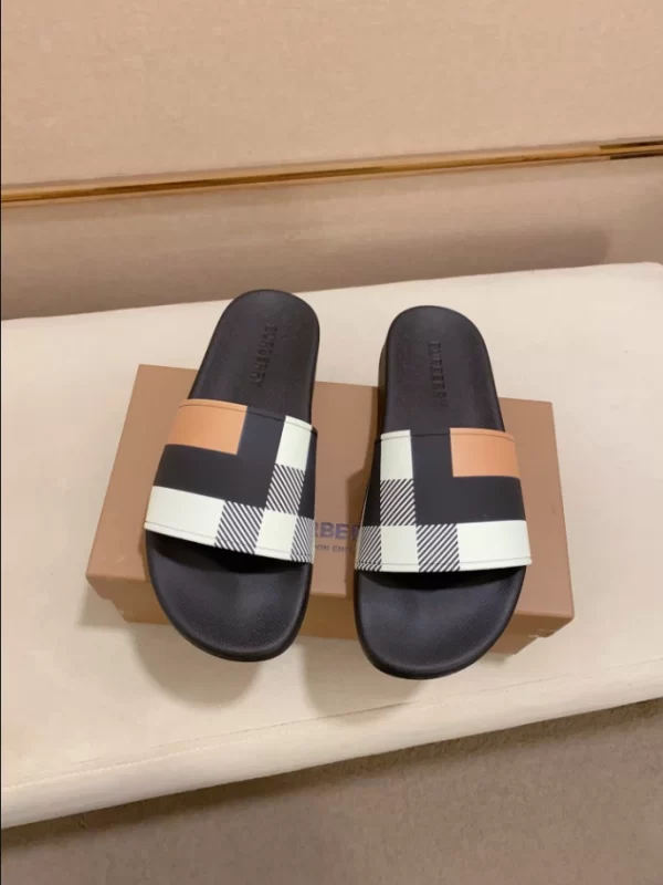 Burberry Check Slides - SB10