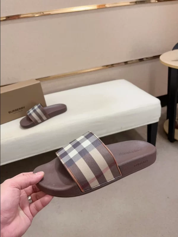 Burberry Check Slides - SB11