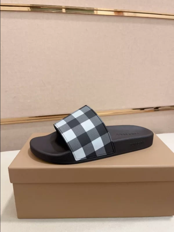 Burberry Check Slides - SB15