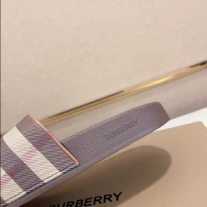 Burberry Check Slides - SB11