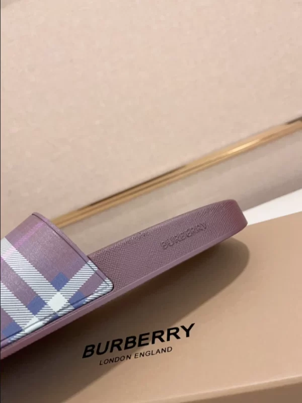 Burberry Check Slides - SB13