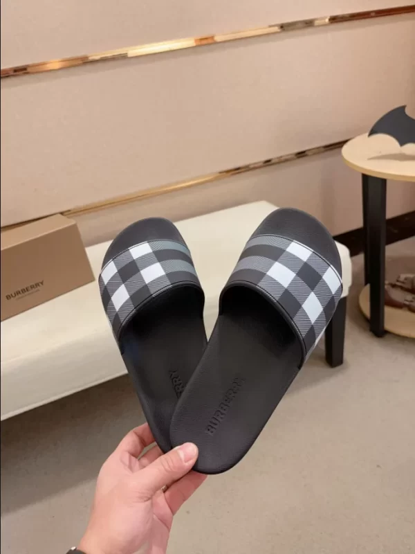 Burberry Check Slides - SB15