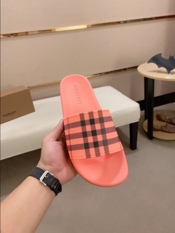 Burberry Check Slides - SB08