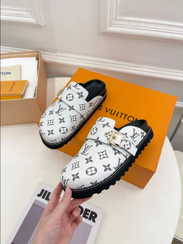 LV Cosy Flat Comfort Clogs - S33