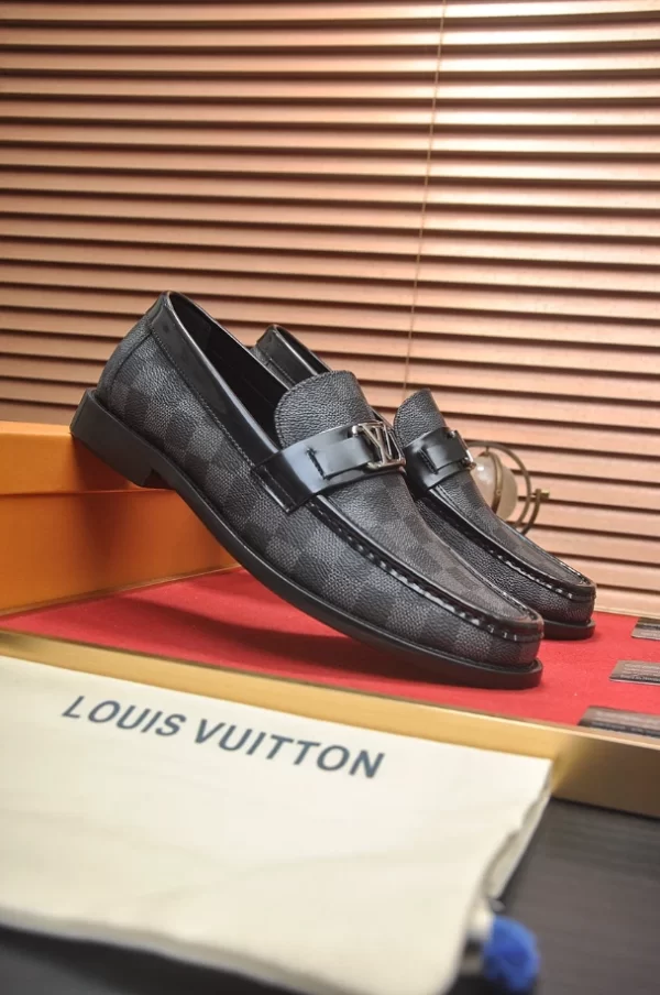 LV Major Loafer - RL64