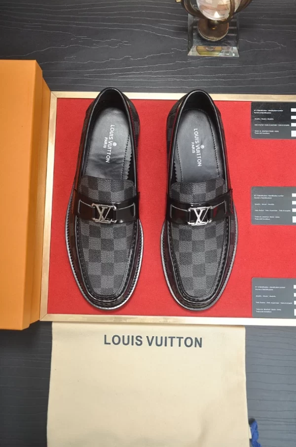 LV Major Loafer - RL64