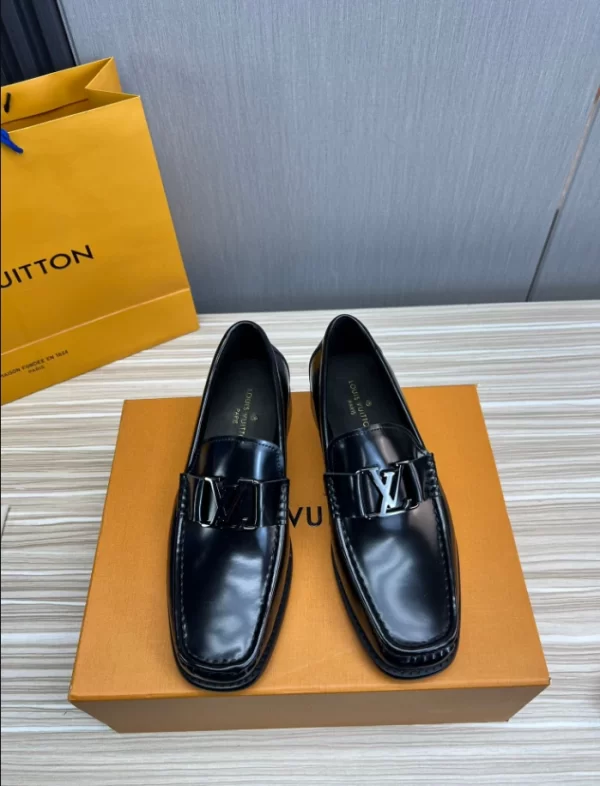 LV Montaigne Loafer - RL77