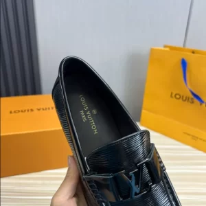 LV Montaigne Loafer - RL75