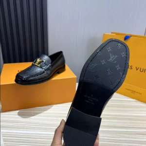 LV Montaigne Loafer - RL79