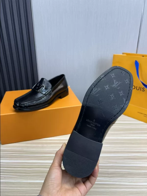 LV Montaigne Loafer - RL75