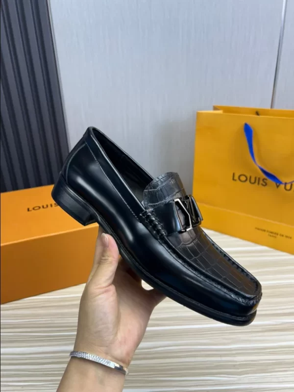 LV Montaigne Loafer - RL74