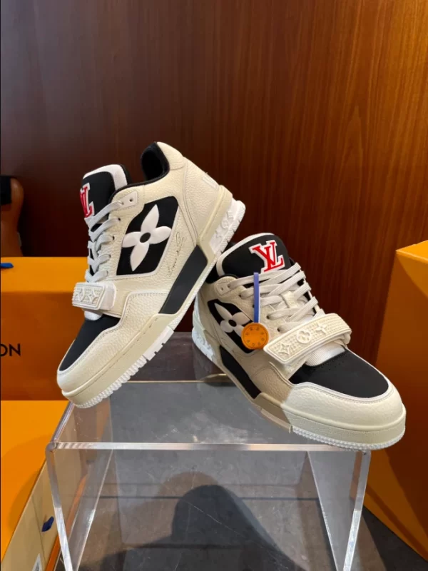 LV Trainer Sneaker - RLS82