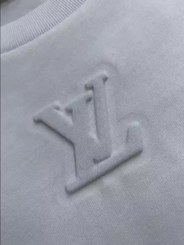 Louis Vuitton Embossed LV Cotton T-Shirt - LRT08