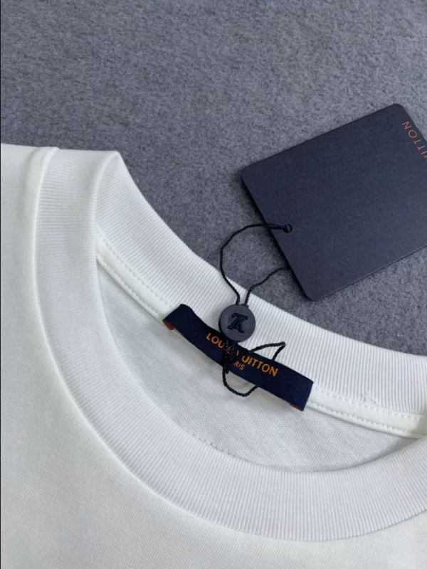 Louis Vuitton Embossed LV Cotton T-Shirt - LRT08