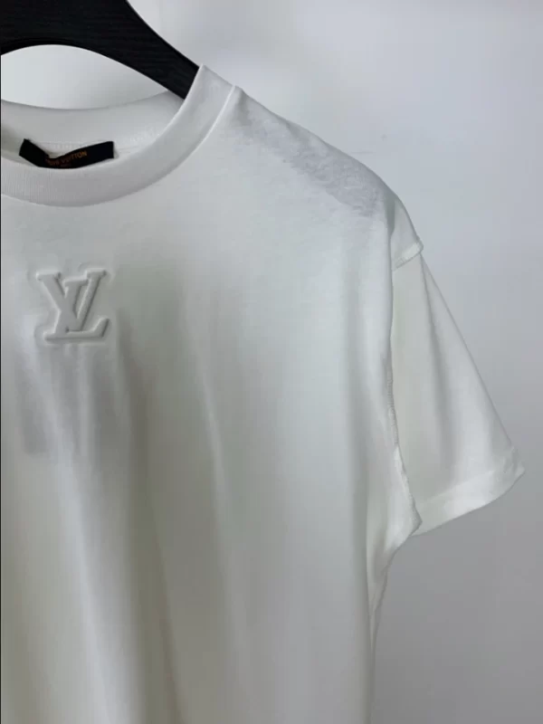 Louis Vuitton Embossed LV Cotton T-Shirt - LRT08