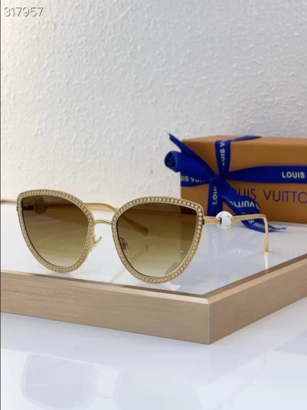 Louis Vuitton Sunglasses – LRS95