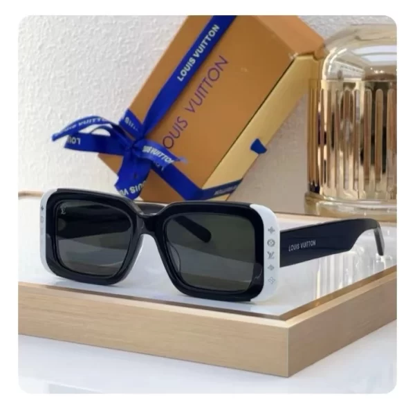 Louis Vuitton Sunglasses – LRS92