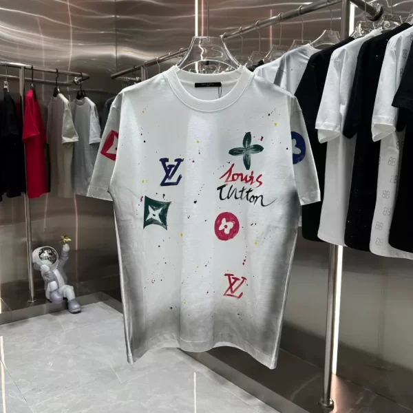 Louis Vuitton T-shirt - LRT02