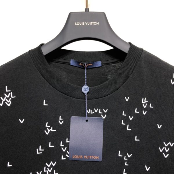 Louis Vuitton T-shirt - LRT04