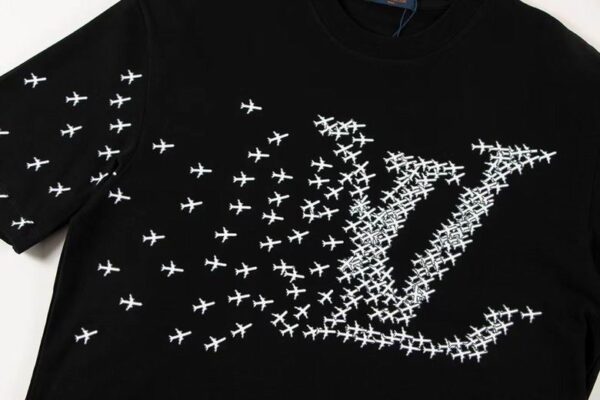 Louis Vuitton T-shirt - LRT27