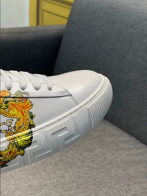 Versace Greca Sneakers - RVS05