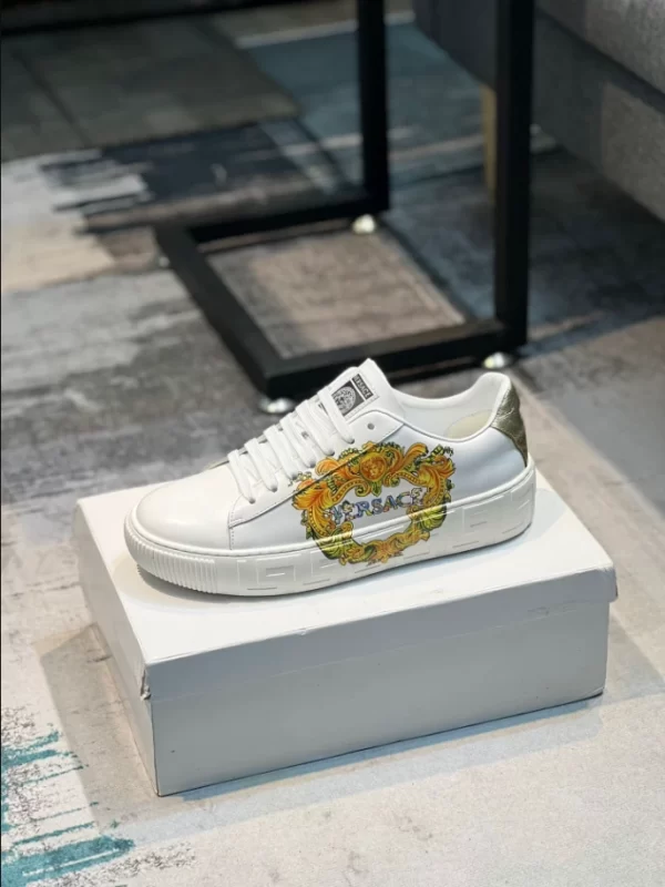 Versace Greca Sneakers - RVS05