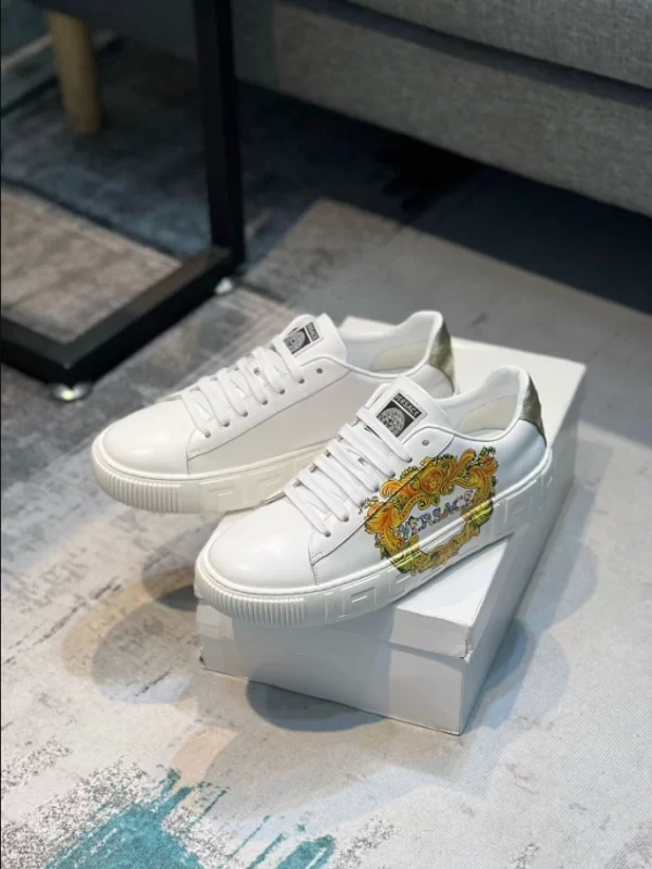 Versace Greca Sneakers - RVS05