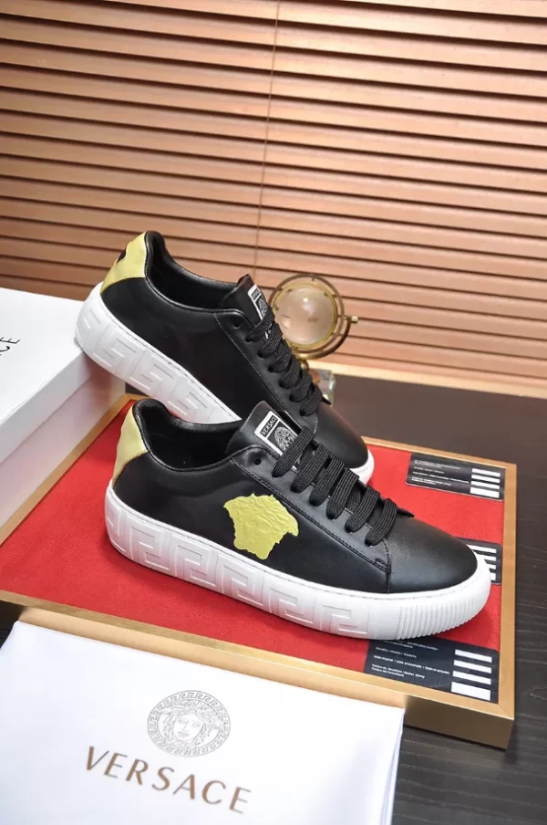 Versace Greca Sneakers - RVS22