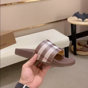 Burberry Check Slides - SB07