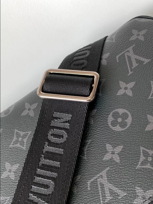 Louis Vuitton District Bag