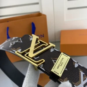 LOUIS VUITTON BELT