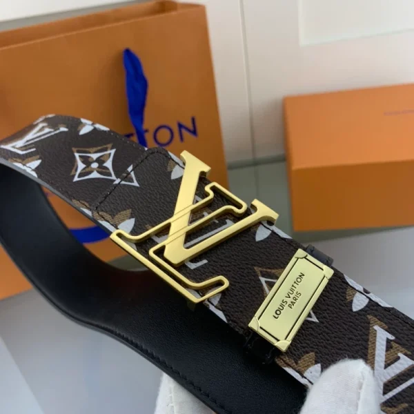 LOUIS VUITTON BELT