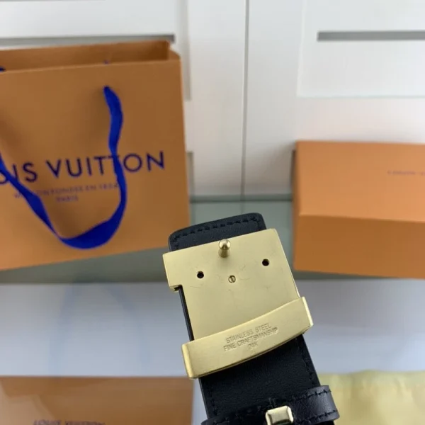 LOUIS VUITTON BELT