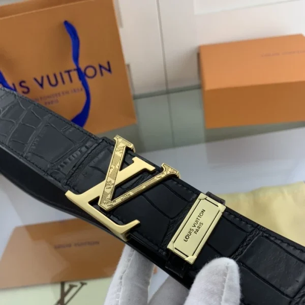 LOUIS VUITTON BELT