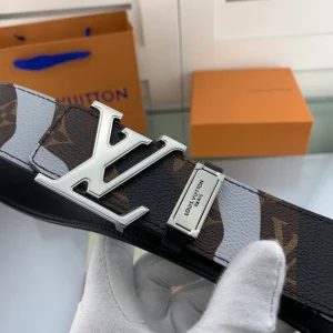 LOUIS VUITTON BELT