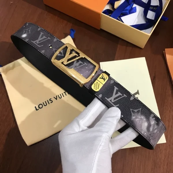 LOUIS VUITTON BELT